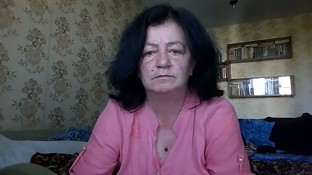 Snapshot of GypsiQueen2 chatting on 07/30/26, 07:18 GypsiQueen2 online show from 07/30/26, 07:18