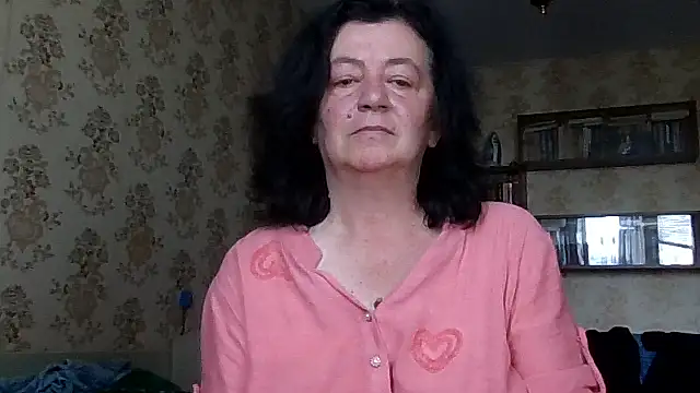 Snapshot of GypsiQueen2 chatting on 08/02/26, 08:13 GypsiQueen2 online show from 08/02/26, 08:13