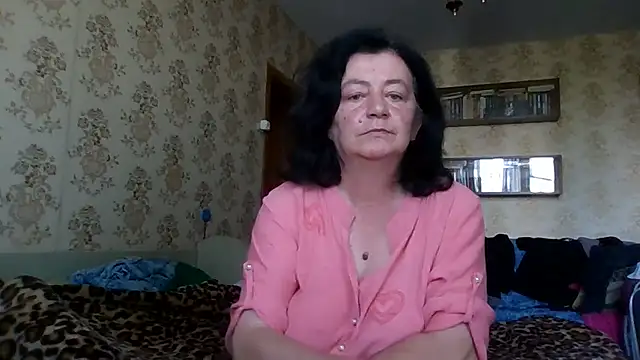Snapshot of GypsiQueen2 chatting on 08/03/26, 09:04 GypsiQueen2 online show from 08/03/26, 09:04