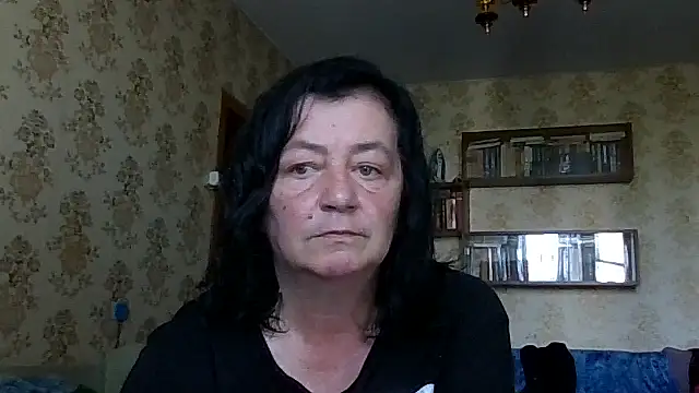 Snapshot of GypsiQueen2 chatting on 08/04/26, 09:23 GypsiQueen2 online show from 08/04/26, 09:23
