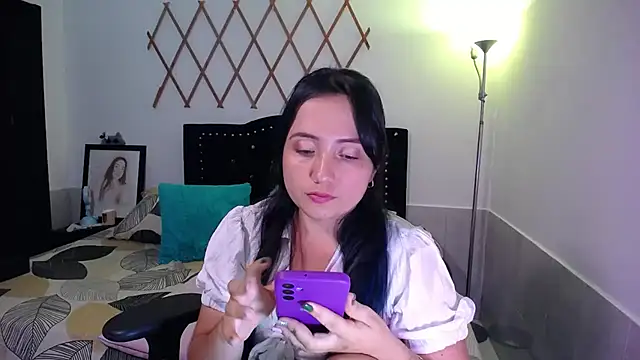 naughty girl 4u online show from 09/19/25, 08:20