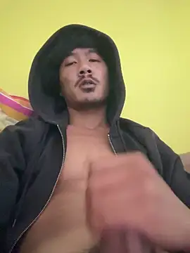 Snapshot of juniiorre chatting on 11/23/25, 01:33 juniiorre online show from 11/23/25, 01:33