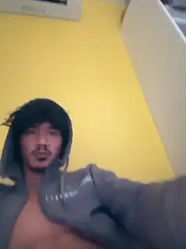 Snapshot of juniiorre chatting on 12/03/25, 02:04 juniiorre online show from 12/03/25, 02:04