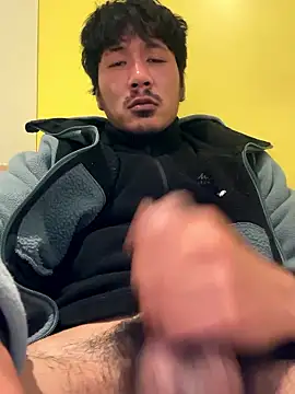 Snapshot of juniiorre chatting on 03/15/26, 01:17 juniiorre online show from 03/15/26, 01:17