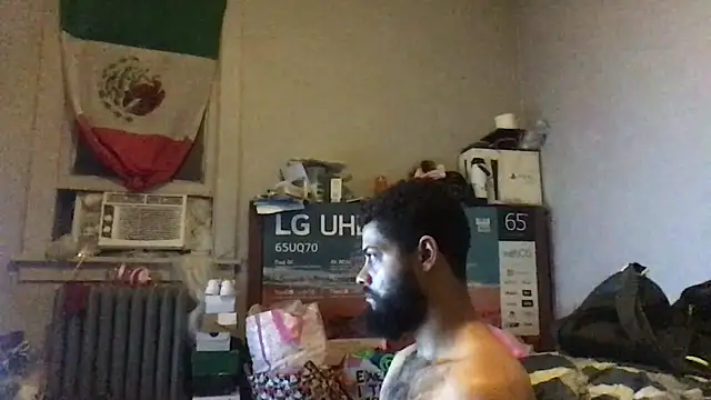 Snapshot of mondo29 chatting on 12/22/24, 01:23 mondo29 online show from 12/22/24, 01:23