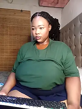 Snapshot of Aaaliyah445 chatting on 10/28/25, 01:31 Aaaliyah445 online show from 10/28/25, 01:31