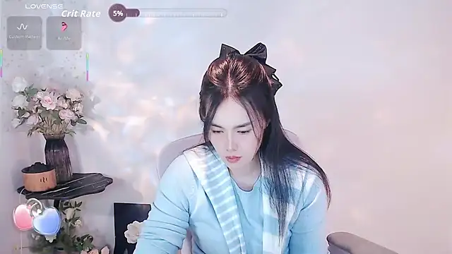 Snapshot of SHY-_-girl chatting on 11/04/25, 01:21 SHY- -girl online show from 11/04/25, 01:21