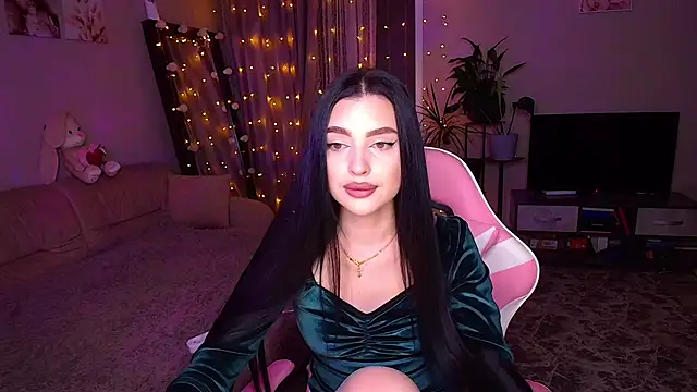   Malika   online show from 12/05/25, 03:30