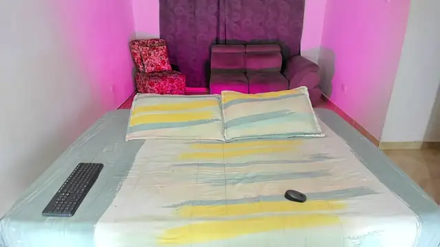 Snapshot of Fairycandyx chatting on 03/08/25, 05:59 Fairycandyx online show from 03/08/25, 05:59