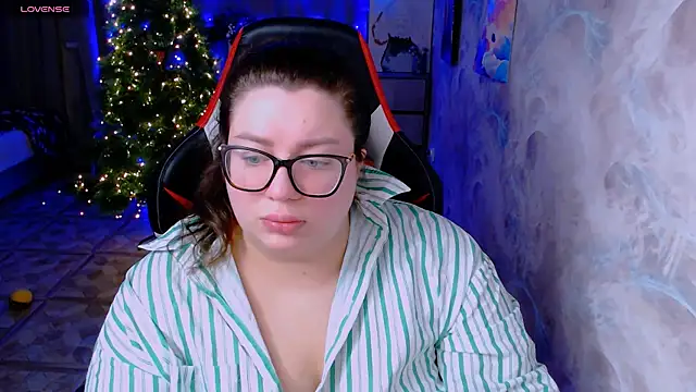 Snapshot of alexa_sweetyy chatting on 12/22/25, 05:15 alexa sweetyy online show from 12/22/25, 05:15