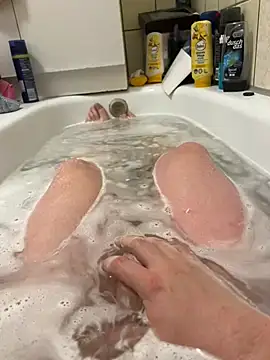 Snapshot of David19932908 chatting on 03/12/25, 06:00 David19932908 online show from 03/12/25, 06:00