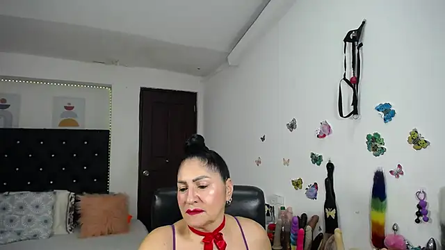 Snapshot of mature_bigboobs10 chatting on 06/27/26, 04:06 mature bigboobs10 online show from 06/27/26, 04:06