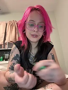 Snapshot of MissRomero chatting on 01/14/25, 12:33 MissRomero online show from 01/14/25, 12:33