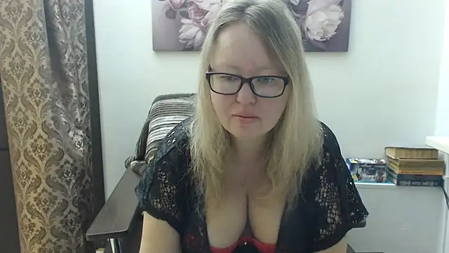 Snapshot of Ivanka_sss chatting on 03/14/26, 12:17 Ivanka sss online show from 03/14/26, 12:17