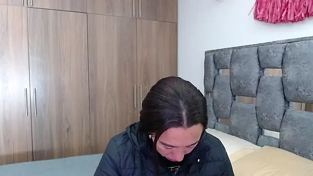 sara hott 1 online show from 03/10/25, 12:26