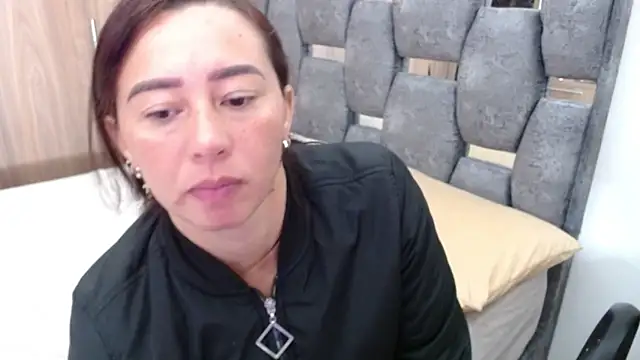 sara hott 1 online show from 03/21/25, 12:39