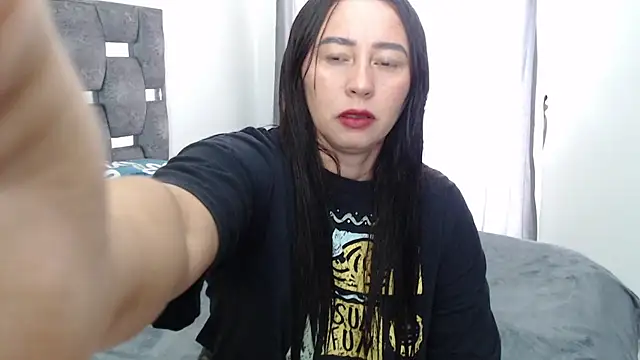 sara hott 1 online show from 05/13/26, 03:20