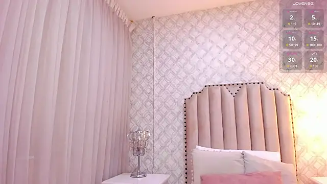 Snapshot of Pia_Johnson_ chatting on 09/28/25, 11:37 Pia Johnson online show from 09/28/25, 11:37