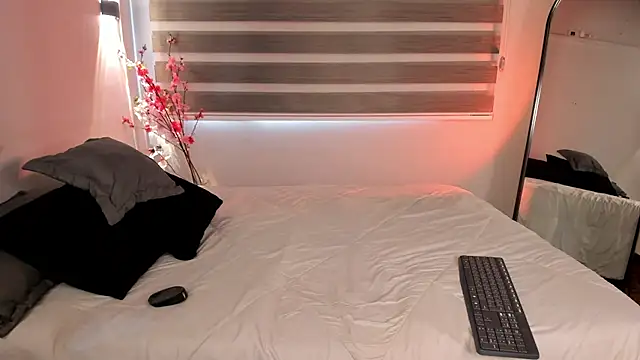 MERIDA TAYLOR online show from 09/13/25, 01:11