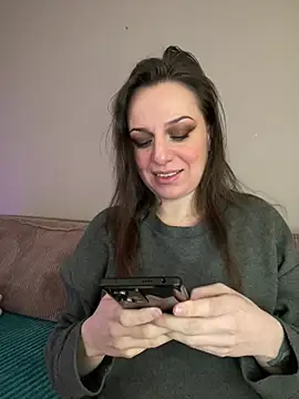 Snapshot of hades4ness chatting on 03/19/25, 08:23 hades4ness online show from 03/19/25, 08:23