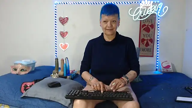 loquitaqueen011 online show from 05/07/26, 04:56