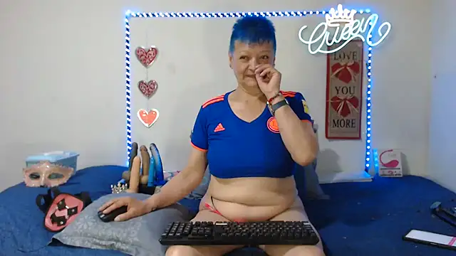 loquitaqueen011 online show from 06/23/26, 02:48