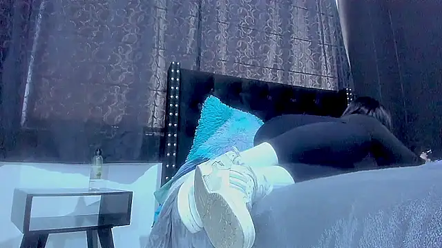 amareto queen online show from 10/15/25, 04:29