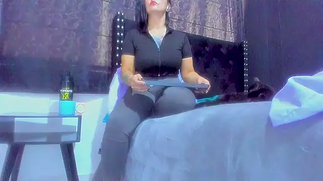 amareto queen online show from 10/19/25, 07:14