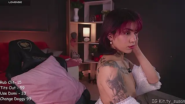 Snapshot of kitty_pruu chatting on 03/18/26, 11:41 kitty pruu online show from 03/18/26, 11:41