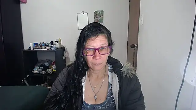 Snapshot of latin49 chatting on 02/14/26, 05:37 latin49 online show from 02/14/26, 05:37