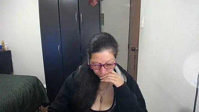 Snapshot of latin49 chatting on 03/13/26, 04:52 latin49 online show from 03/13/26, 04:52