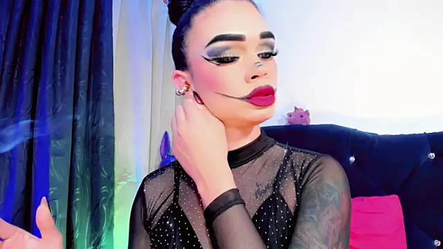 lesly xx online show from 10/31/25, 03:07