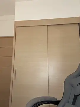 Snapshot of mi_suk11 chatting on 10/14/25, 06:42 mi suk11 online show from 10/14/25, 06:42