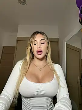 Snapshot of mi_suk11 chatting on 01/17/26, 06:51 mi suk11 online show from 01/17/26, 06:51