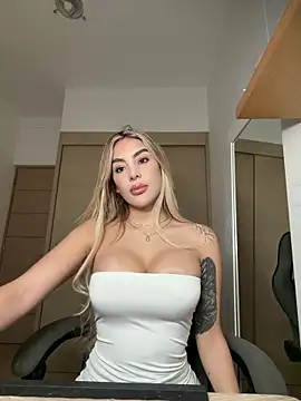 Snapshot of mi_suk11 chatting on 03/15/26, 11:55 mi suk11 online show from 03/15/26, 11:55