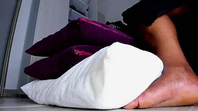 Snapshot of Skarleth69 chatting on 02/16/26, 03:24 Skarleth69 online show from 02/16/26, 03:24