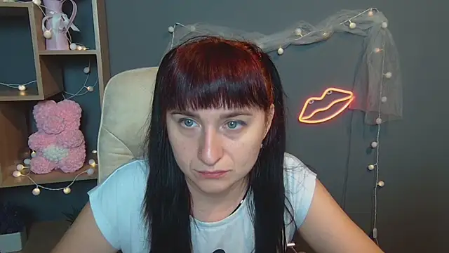 NinaFlawlees online show from 09/18/25, 12:07