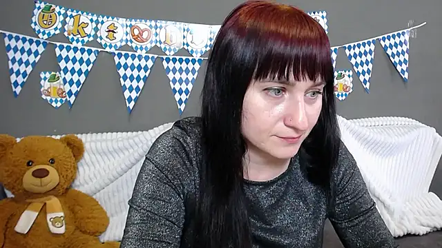 NinaFlawlees online show from 09/28/25, 12:10