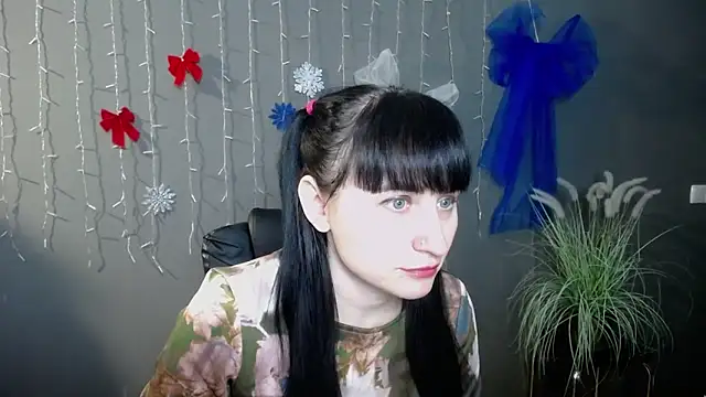 NinaFlawlees online show from 12/18/25, 01:39