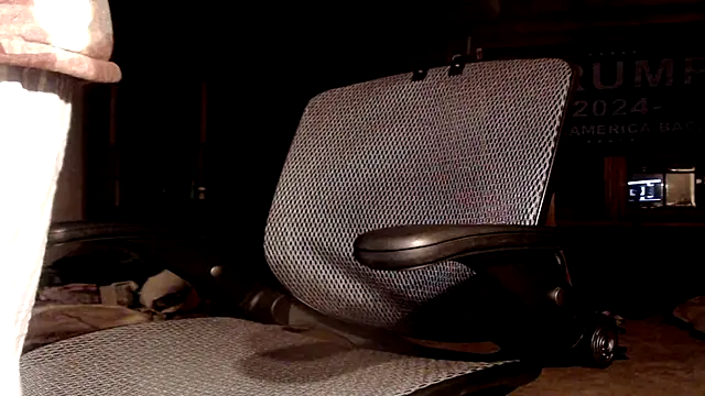 Snapshot of cashmasterzobistone chatting on 03/03/25, 01:42 cashmasterzobistone online show from 03/03/25, 01:42