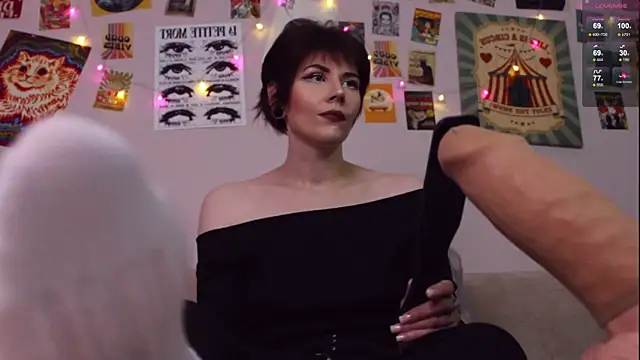 Luna Blake online show from 05/03/26, 04:13