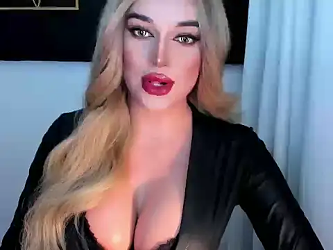 Snapshot of hotstellacumxxx chatting on 03/05/26, 08:43 hotstellacumxxx online show from 03/05/26, 08:43