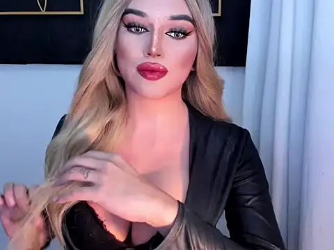 Snapshot of hotstellacumxxx chatting on 03/06/26, 06:32 hotstellacumxxx online show from 03/06/26, 06:32