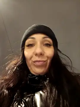 Snapshot of LeticiaWoods chatting on 12/21/24, 07:16 LeticiaWoods online show from 12/21/24, 07:16