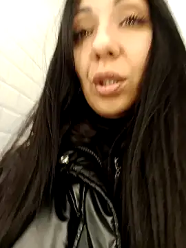 Snapshot of LeticiaWoods chatting on 01/06/25, 08:18 LeticiaWoods online show from 01/06/25, 08:18