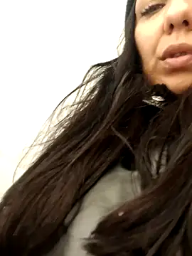 Snapshot of LeticiaWoods chatting on 01/18/25, 10:49 LeticiaWoods online show from 01/18/25, 10:49