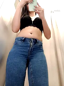 Snapshot of LeticiaWoods chatting on 01/22/25, 12:17 LeticiaWoods online show from 01/22/25, 12:17