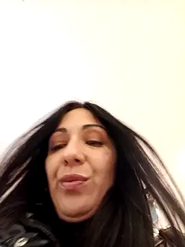 Snapshot of LeticiaWoods chatting on 02/07/25, 12:28 LeticiaWoods online show from 02/07/25, 12:28