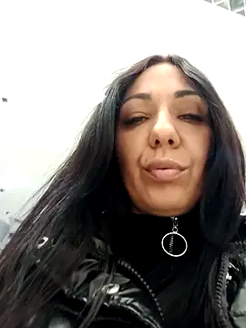 Snapshot of LeticiaWoods chatting on 03/15/25, 02:45 LeticiaWoods online show from 03/15/25, 02:45