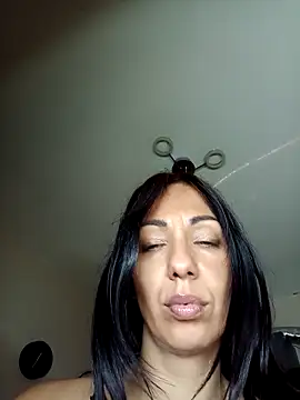 Snapshot of LeticiaWoods chatting on 09/15/25, 09:31 LeticiaWoods online show from 09/15/25, 09:31